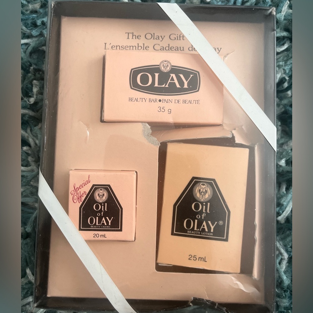 HTF vintage Oil of Olay gift set NOS vintage skin care 80s